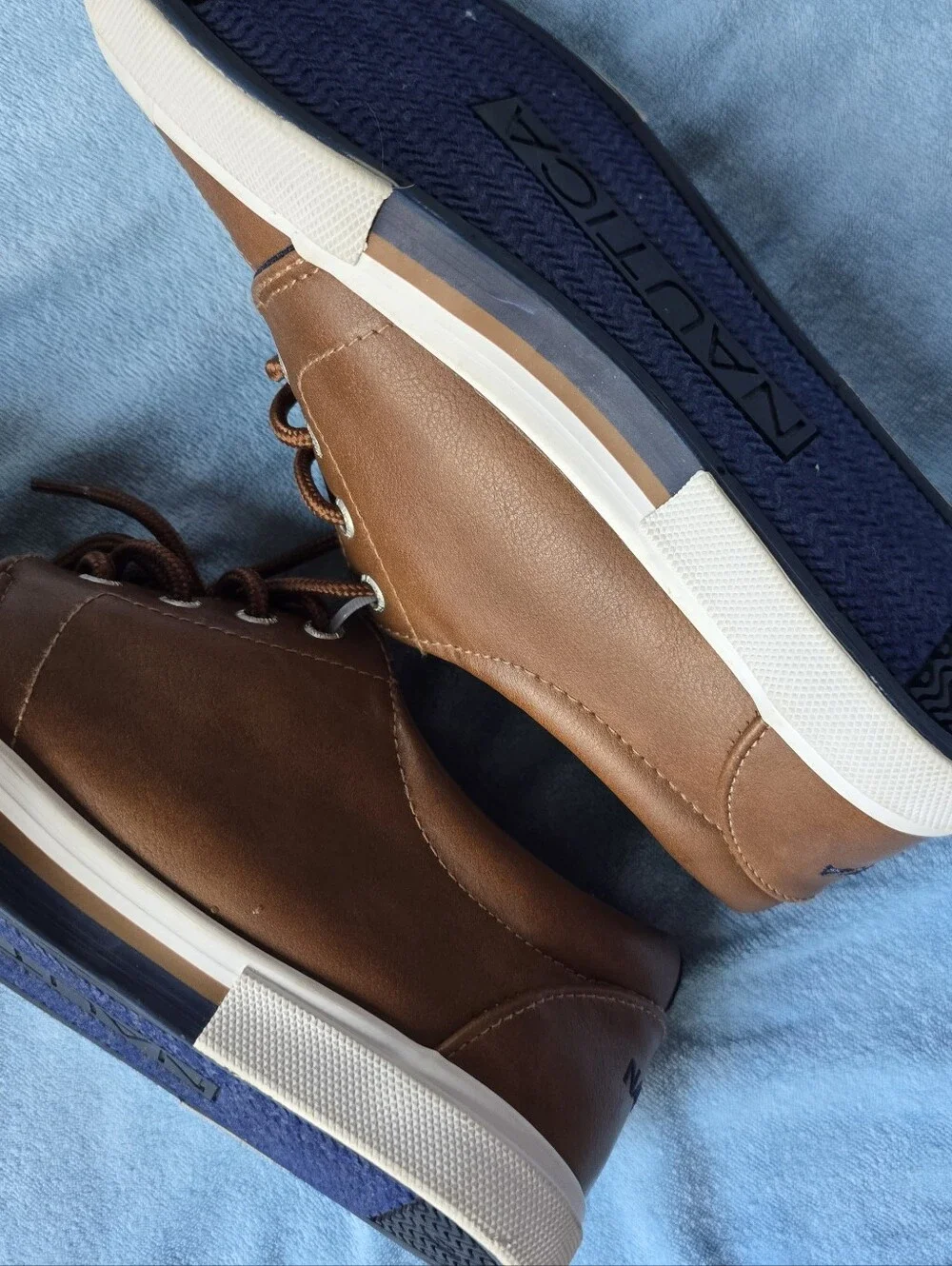Nautica Men's Brown Leather Boat Shoes with White Sole Size 3 For Boy